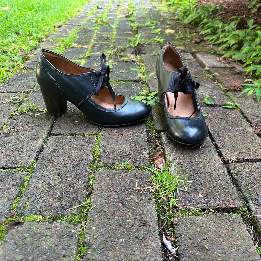 Clarks heels